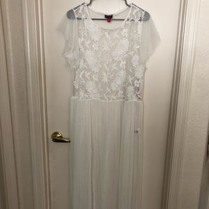 Vince Camuto white dress